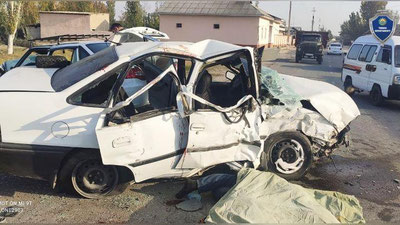Изрображение 'Лобовое столкновение двух "Нексий" под Андижаном: 2 человек погибли, 4 пострадали'