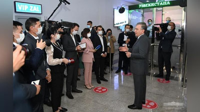 'Shavkat Mirziyoev: "Jurnalistlar hamisha Prezident himoyasida bo`ladi, buni birinchi marta aytayotganim yo`q!"'ning rasmi