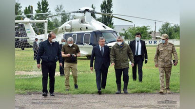 Изрображение 'Президент Узбекистана в экстренном порядке прибыл в Сардобинский район (фото)'