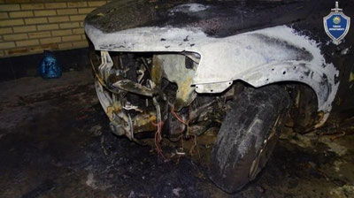 Изрображение 'Спор из-за стирального порошка стал причиной поджога двух автомобилей в Гиждуване'