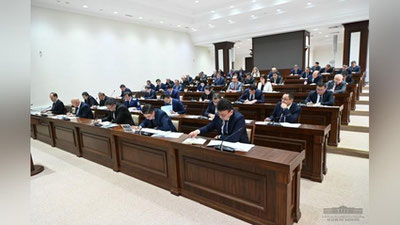 Изрображение 'Президент поручил утвердить единые тарифы для государственных и частных медорганизаций'