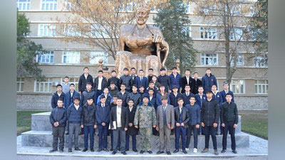 'Mudofaa vazirligi harbiy qismlarida "Vatanparvarlik oyligi" tadbirlari o`tkazilmoqda'ning rasmi