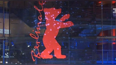 'Berlin xalqaro kinofestivali yorqin namoyishlarga boy tarzda o`tmoqda 'ning rasmi