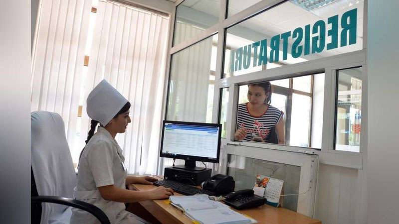 'Barcha poliklinikalarda ish vaqti soat 20:00 gacha uzaytirildi — Prezident qarori'ning rasmi