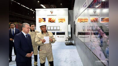 'Prezident O`zbekiston metallurgiya kombinatida amalga oshirilayotgan yangi loyihalar bilan tanishdi(foto)'ning rasmi