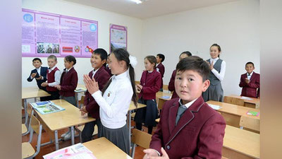 'Qirg`izistonda o`qituvchilar, maktab direktorlari va o`quvchilarning ota-onalari jarimaga tortilishi mumkin'ning rasmi