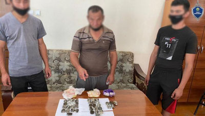 Изрображение 'Кыргызстанец переправил наркотики на территорию Узбекистана с помощью удочки'