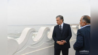 Изрображение 'Президент посетил место прорыва дамбы на Сардобинском водохранилище'