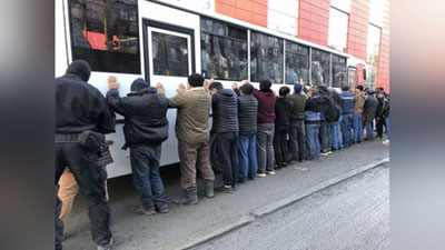 'Endigina Rossiya pasportini olgan 350 dan ortiq fuqaro armiyaga jo`natildi'ning rasmi