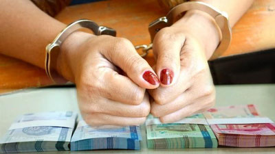 Изрображение 'В Навои работница собеса обещала за вознаграждение увеличить размер пенсии'