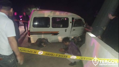 Изрображение 'Попытка угона "Дамаса" в Наманганской области закончилась ударом в бордюр'