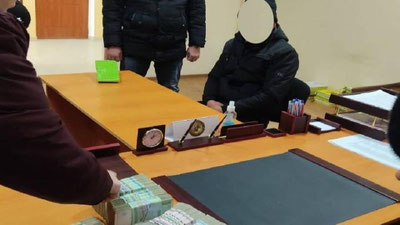 'Жиноий ишни ҳал қилиб бериш эвазига ИИБ ходимига 20 миллион сўм пора таклиф қилган фуқаро қўлга олинди   'ning rasmi