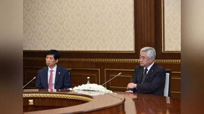 '​ЎЗБЕКИСТОН ПРЕЗИДЕНТИ БУТУНЖАҲОН ТАЭКВОНДО ФЕДЕРАЦИЯСИ ПРЕЗИДЕНТИГА ТОШКЕНТ ШАҲРИНИНГ ФАХРИЙ ФУҚАРОСИ УНВОНИНИ БЕРДИ'ning rasmi