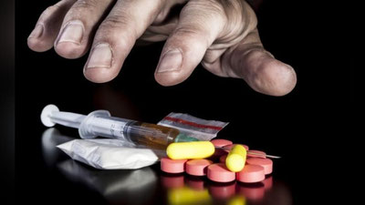 Изрображение 'ЯД, УПАКОВАННЫЙ В ДЕНЬГИ'