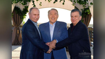 Изрображение 'МИРЗИЁЕВ, ПУТИН И НАЗАРБАЕВ ПРОВЕЛИ НЕФОРМАЛЬНУЮ ВСТРЕЧУ'