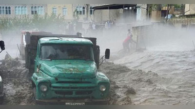 'Dog`istonda bir necha shaharlarni suv bosdi (Video)'ning rasmi