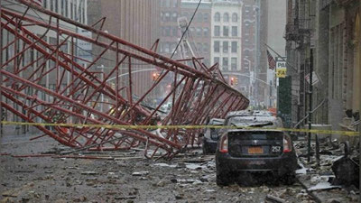 Изрображение 'Из-за падения строительного крана в Нью-Йорке погиб человек'