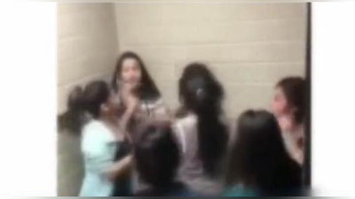 'Bir guruh yosh qizlarning ommaviy janjali: qaerda sodir bo`lgan va ishtirokchilari kimlar? (video)'ning rasmi