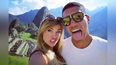 '“МЮ” футболчиси узоқ йиллик ҳамроҳига уйланди (Фото)'ning rasmi