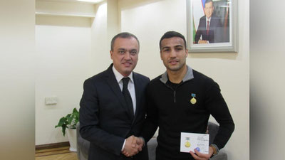 'Shahram G`iyosov ko`krak nishoni bilan taqdirlandi'ning rasmi