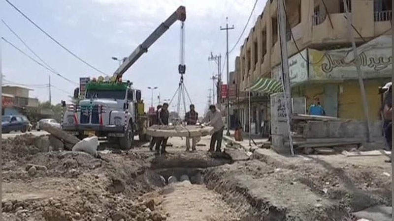 'Мосул аҳолиси ташналикдан қийналиб, қудуқ қазмоқда'ning rasmi