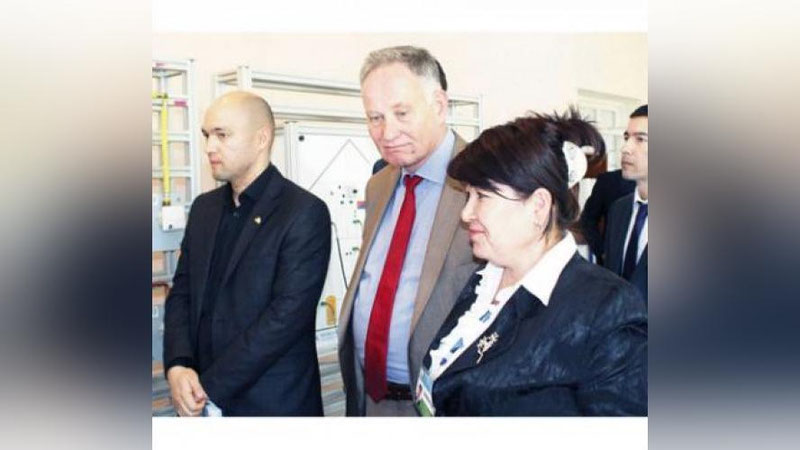 'GYuNTER OVERFELD  BOShChILIGIDAGI DELEGASIYa BULUNG`UR TUMANIGA TAShRIF BUYuRDI'ning rasmi