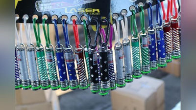 Изрображение 'Таможенники изъяли 132 тысячи лазерных указок на 1,3 млрд сумов'