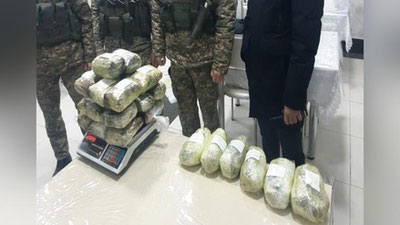 'Samarqandda “o`zbek-tojik” davlat chegarasi yaqinida 26 kg narkotik modda qoldirib ketilgani aniqlandi (video)'ning rasmi