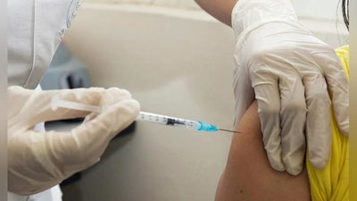 'COVID-19 vaksinasi uzoq muddatli himoyani ta`minlaydimi? Mutaxassis javob berdi'ning rasmi