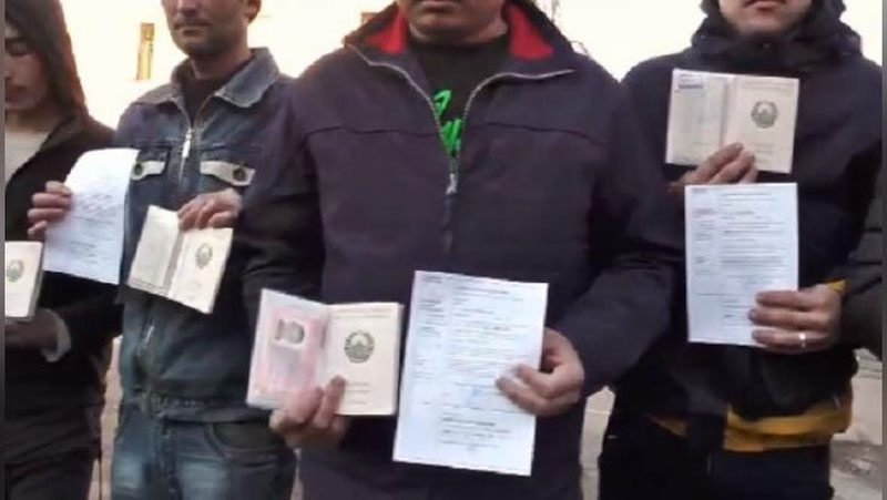 'Rossiyadagi o`zbekistonliklarga safarbarlikka chaqiruv keldi. Holat O`zbekiston nazoratiga olindi'ning rasmi