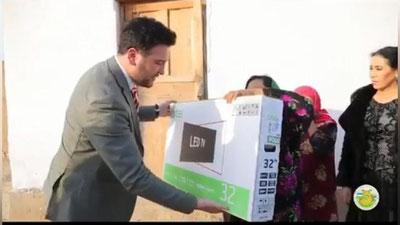 Изрображение 'УЗБЕКСКИЕ АРТИСТЫ СТАЛИ БЛИЖЕ К НАРОДУ (ВИДЕО)'