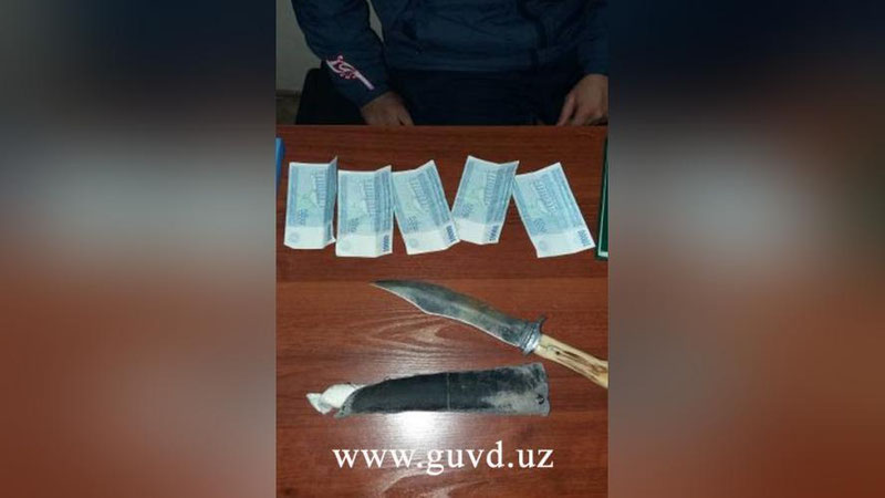 Изрображение 'НА ЧИЛАНЗАРЕ ЗЛОУМЫШЛЕННИК С НОЖОМ ОГРАБИЛ МУЖЧИНУ СРЕДЬ БЕЛА ДНЯ'