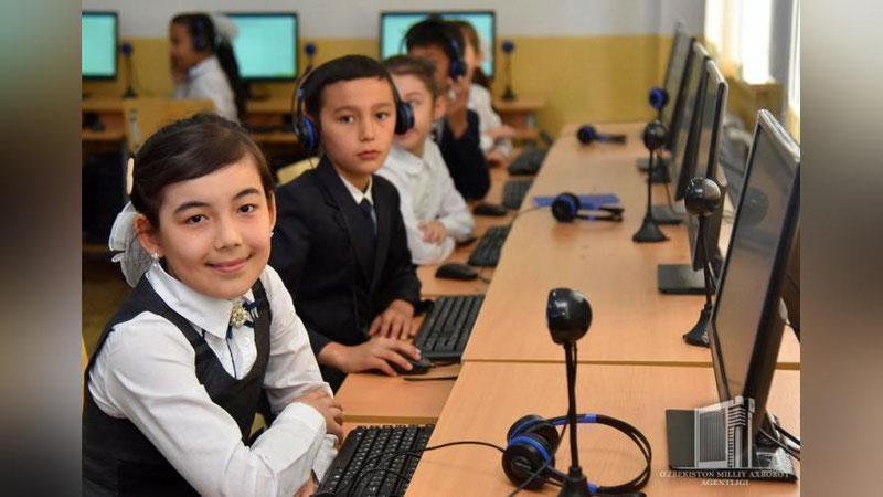 'Qish vaqtida o`quvchi qizlarning maktabga shim kiyishiga ruxsat berildi'ning rasmi