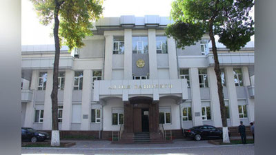 'РУСЛАНБЕК ДАВЛЕТОВ АДЛИЯ ВАЗИРИ ЛАВОЗИМИГА ТАЙИНЛАНДИ'ning rasmi