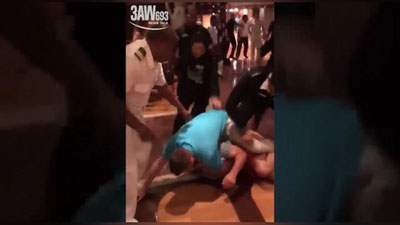 'Денгиз саёҳатига чиққан лайнердаги жанжал видеога олинди (Видео)'ning rasmi