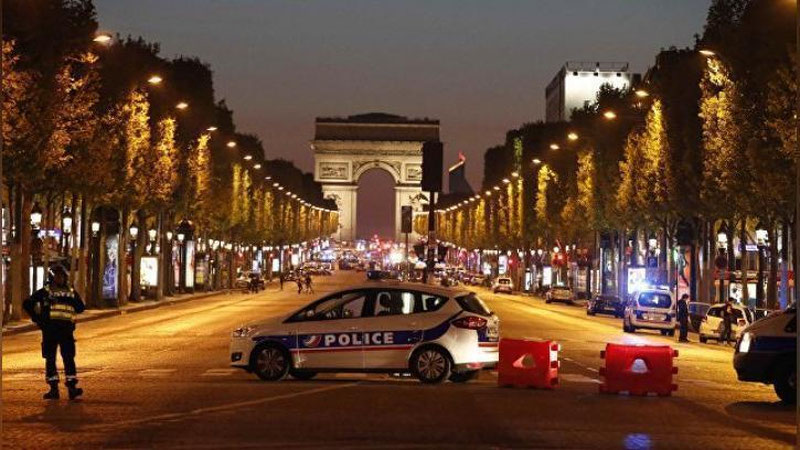 'Париж марказидаги отишмада полициячилар ҳалок бўлди'ning rasmi