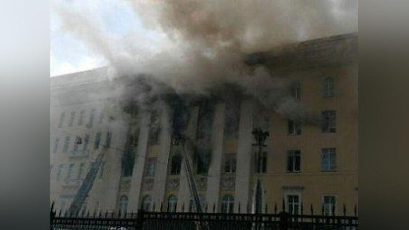 Изрображение 'Пожар в здании Минобороны РФ распространился на 3500 м.кв '