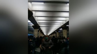 Изрображение 'В столичном метро с опозданием объяснили причину сбоев движения на Чиланзарской линии'