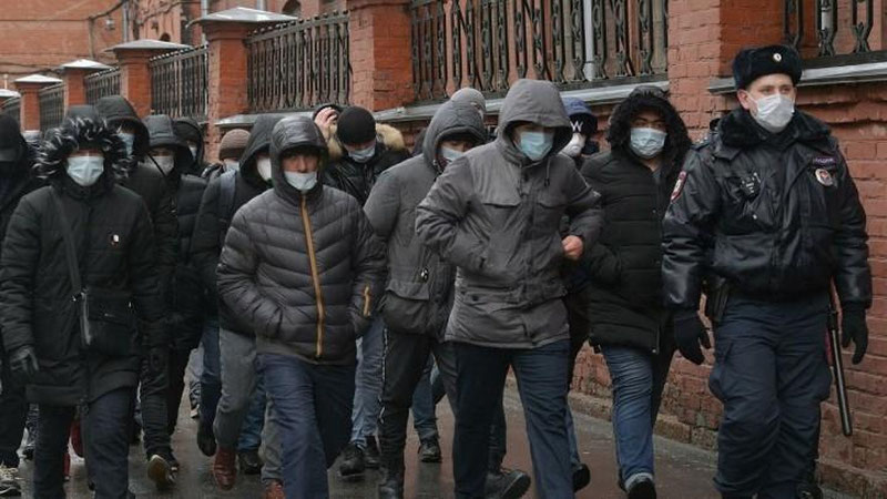 Изрображение 'В России прозвучало предложение обложить налогом денежные переводы трудовых мигрантов'