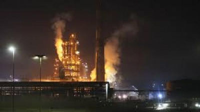 'Bosniyadagi neftni qayta ishlash zavodida kuchli portlash sodir bo`ldi 'ning rasmi