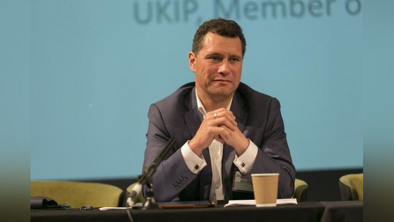 Изрображение 'ДЕПУТАТ ВЫПАЛ ИЗ ОКНА ЕВРОПАРЛАМЕНТА ПОСЛЕ ДРАКИ'