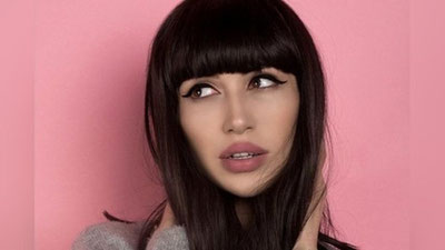 'Қиз болага ўхшаб кийинган йигит аёллар гўзаллик танловининг финалигача етиб борди'ning rasmi