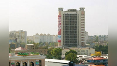 '​KO`P YILLAR QAROVSIZ TURGAN «ChORSU» MEHMONXONASINING TAQDIRI HAL BO`LDI'ning rasmi