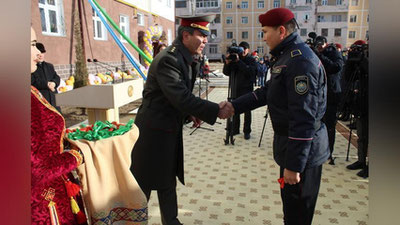'Milliy gvardiya harbiy xizmatchilariga yangi uylar berildi'ning rasmi