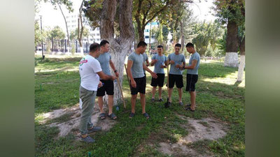 Изрображение 'В ДНИ ХАШАРА БЕСПЛАТНО РАЗДАЛИ ТЫСЯЧИ БУТЫЛОК ПИТЬЕВОЙ ВОДЫ (ФОТО)'