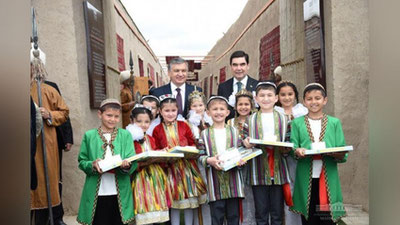 'Шавкат Мирзиёев ва Гурбангули Бердимуҳамедов “Улли ҳовли” мажмуасида бўлди (фото)'ning rasmi