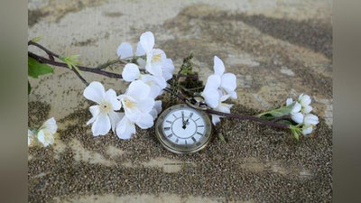 'Nega odamlar o`tmishni qo`msashadi? 'ning rasmi