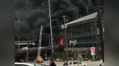 '​AQShning Atlanta shtatida yong`in oqibatida avtomagistral ko`prigi quladi (Video)'ning rasmi