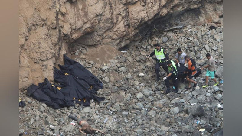 Изрображение 'В ПЕРУ АВТОБУС УПАЛ В ПРОПАСТЬ: ЧИСЛО ЖЕРТВ ПРЕВЫСИЛО 50'