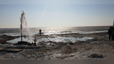 Изрображение 'ВИДЕО: В ВЫСОХШЕЙ ЧАСТИ АРАЛЬСКОГО МОРЯ НАШЛИ ПРЕСНУЮ ВОДУ'